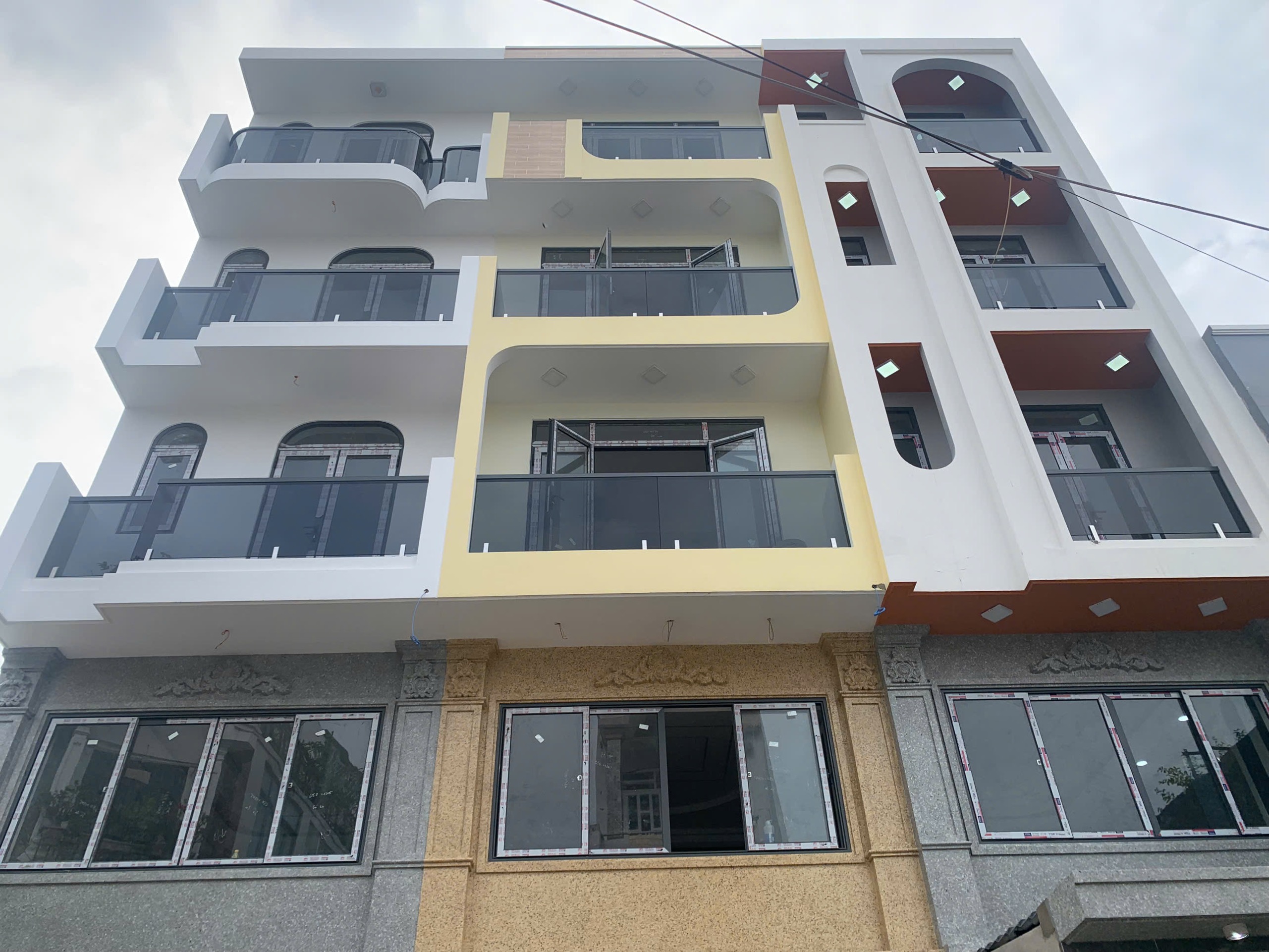Nhà xây mới Hiện Đại giáp Q.Tân Phú DT:4x15 full NT đúc 4,5 tấm BTCT thích hợp vừa ở vừa KD