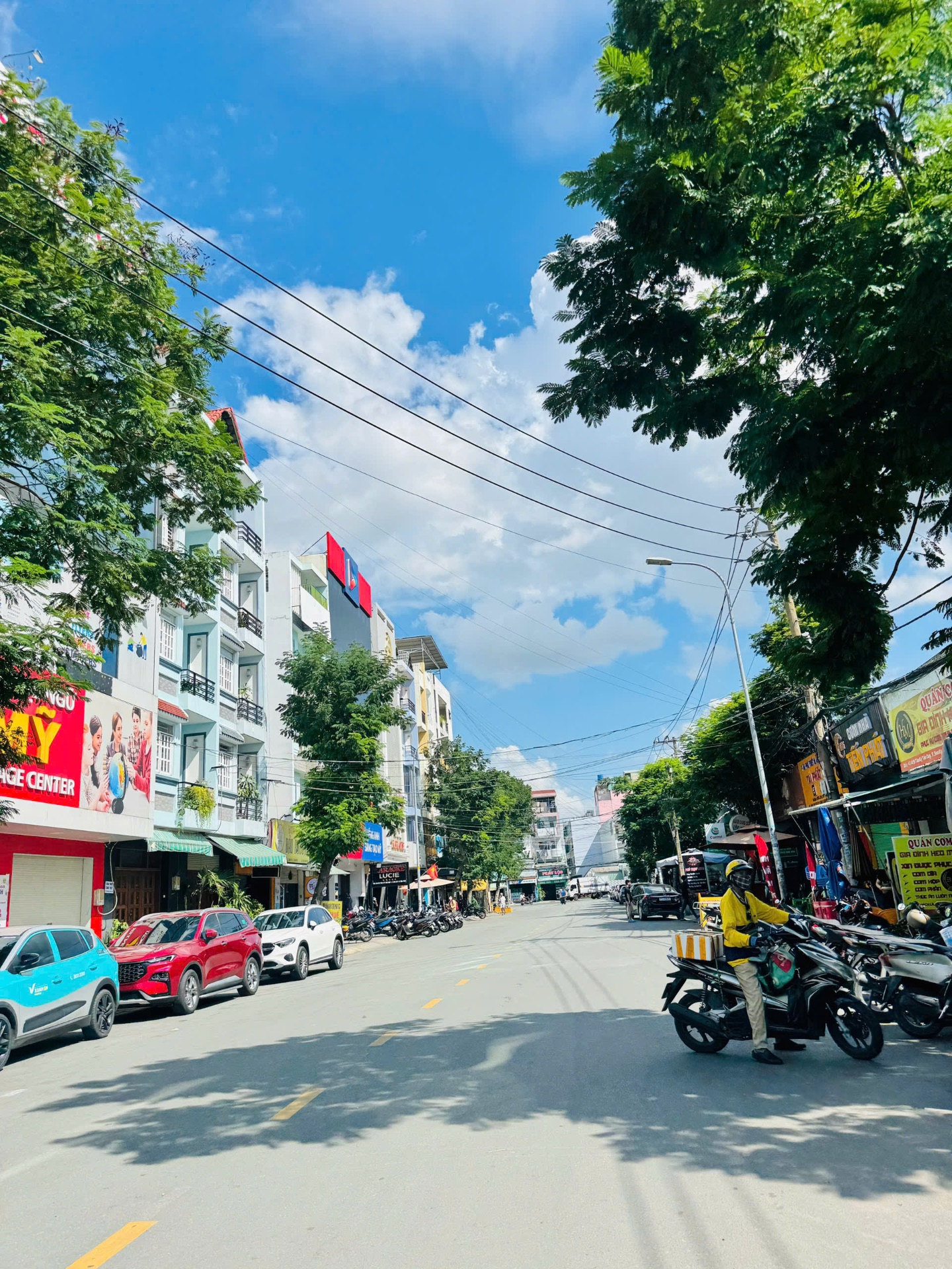 ĐƯỜNG 20M KINH DOANH ĐỐI DIỆN CỔNG AEON MALL TÂN PHÚ DT: 10.5x23.5m( 246m2 ) 28 tỷ TL