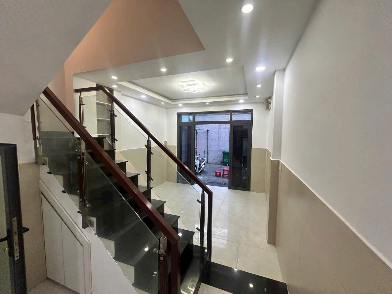 🔥 Nhà Đẹp 3 Tầng Sân Thượng Lê Lư – 4x10m Vuông Đẹp, Dọn Vào Ở Ngay – Chỉ 6.5 Tỷ