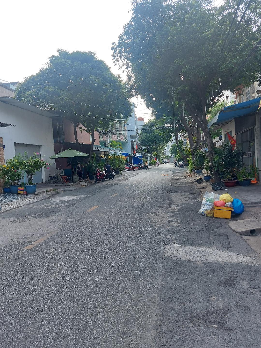Bán Nhà 4Lầu DT: 3.8x18.8m MT Đường Bác Ái, P. Tân Thành, Giá: 12.8 tỷ