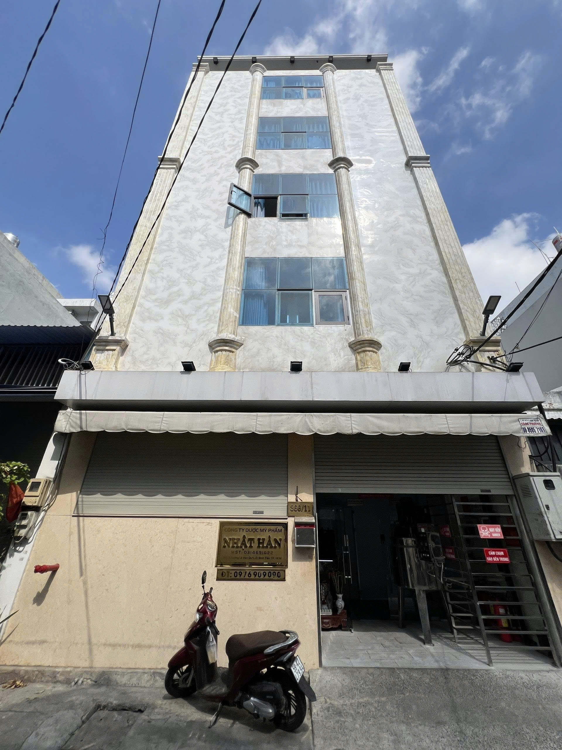 🔥BÁN NHÀ ĐƯỜNG LÊ VĂN QUỚI CÓ THANG MÁY - 8X18M - TRỆT 3 LẦU SÂN THƯỢNG - GIÁ 18 TỶ