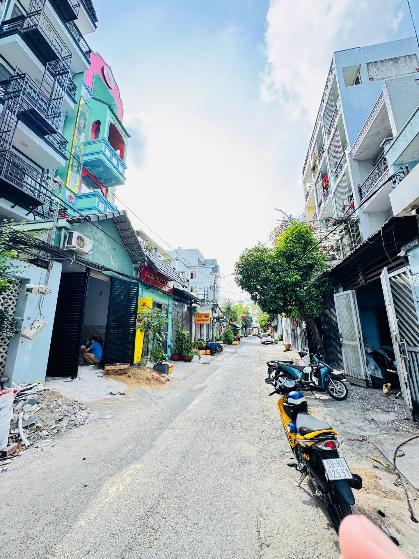 CHDV MẶT TIỀN P.Phú Thọ Hòa Ngay Trường o đẳng 4x22m , 1 trệt 1 lửng 4 lầu , có thang máy