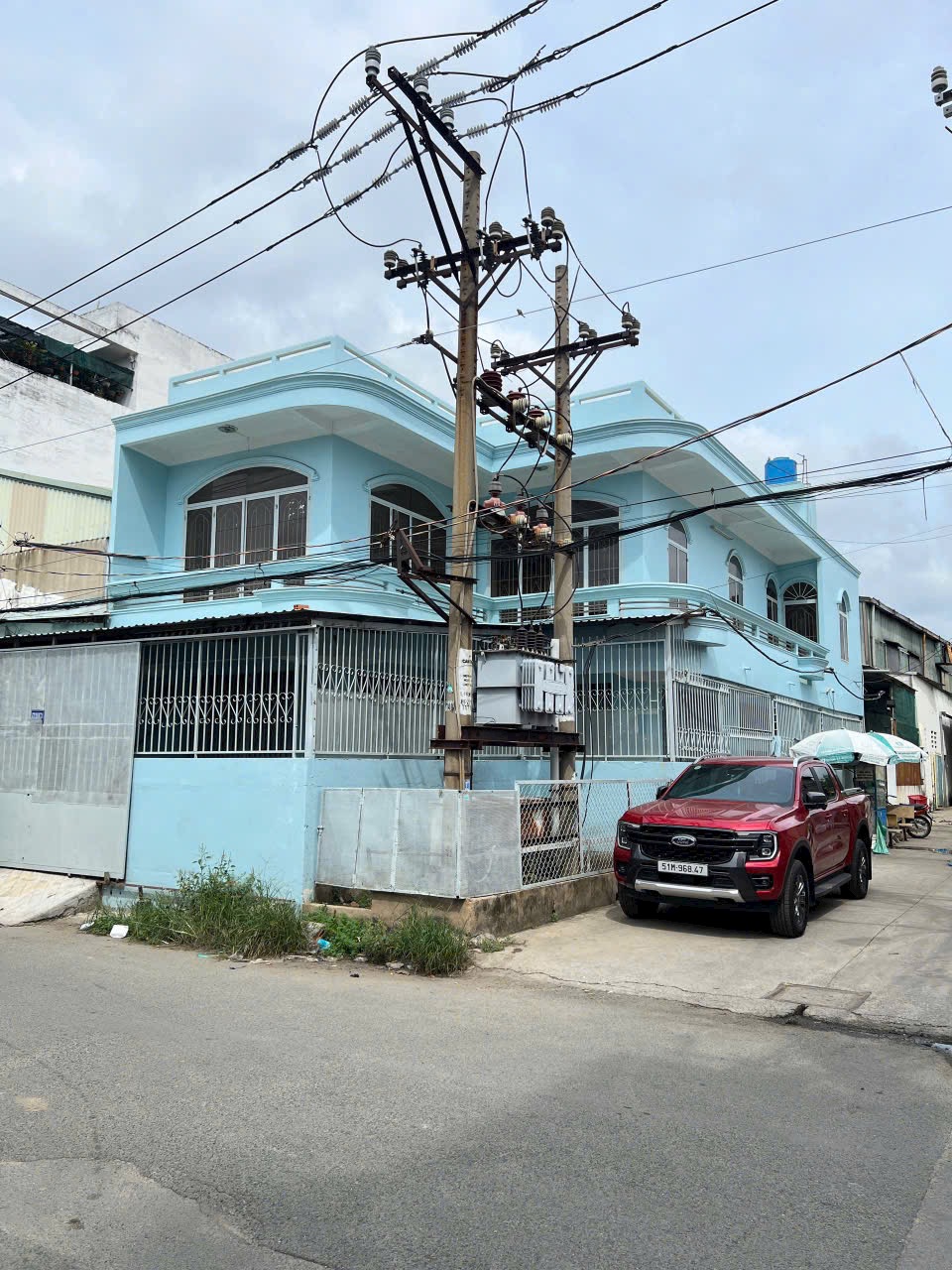 🔥Nhà DT cực tốt 8x20 có thể tách làm 2 sổ chỉ 10T5 trụ điện dời sau 10 ngày nữa hẻm xe hơi 8m thôn