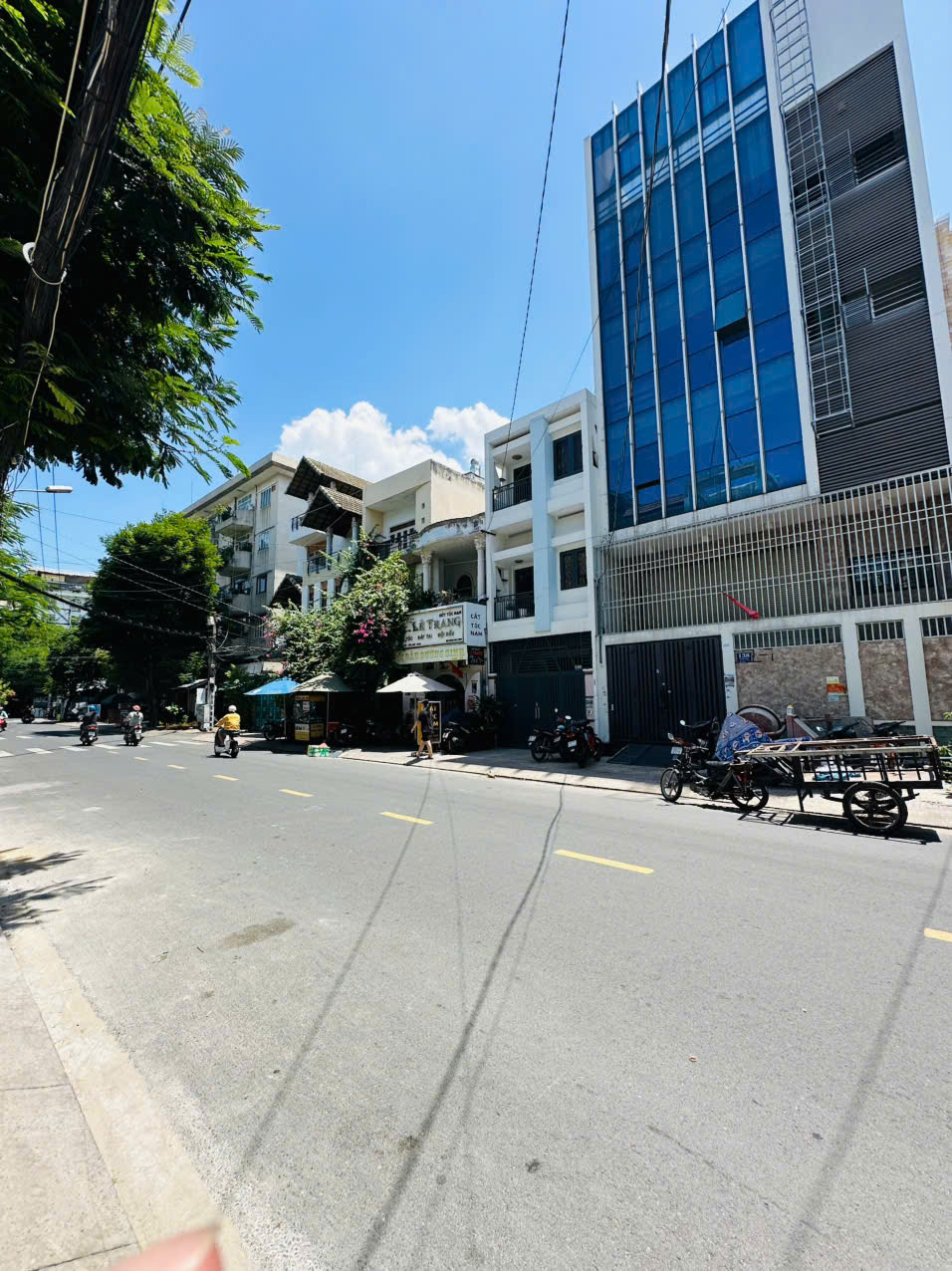 CHDV Mặt Tiền Thống Nhất – Tài sản dòng tiền giá trị!_DT: 8X18M, Trêt+Lửng+3 lầu, Giá: 32 tỷ tl