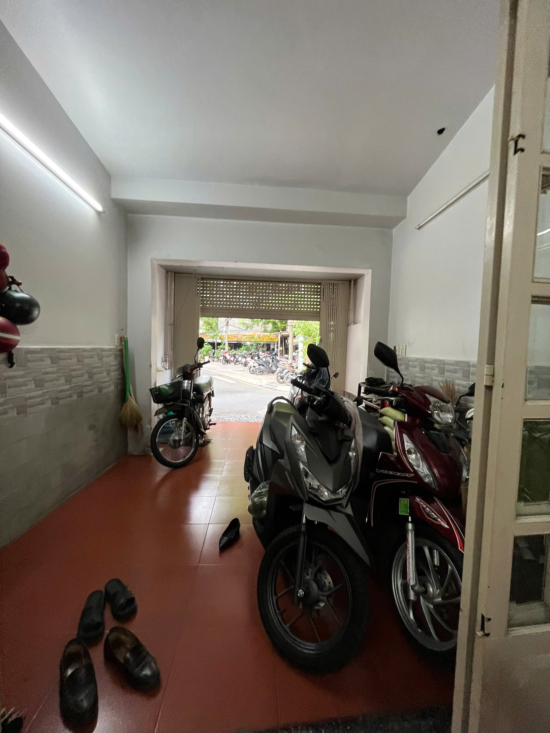Bán Nhà 2Lầu DT: 3.4x11.5m Hẻm 2/ Đường Hoàng Xuân Nhị, P. Phú Trung, Giá: 7.7 tỷ