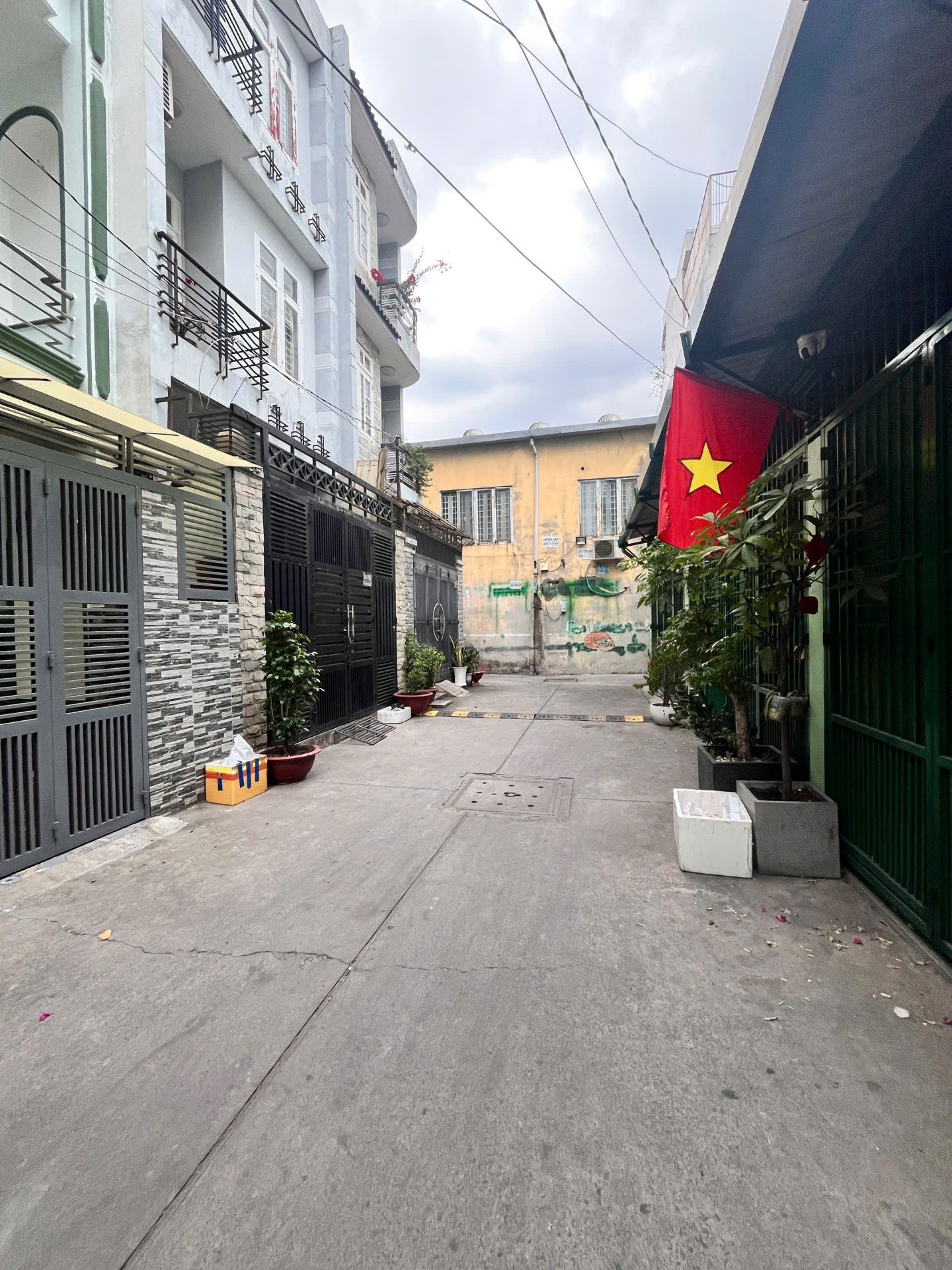 🏡 BÁN NHÀ HẺM XE HƠI TÂN SƠN NHÌ – NHÀ ĐẸP CÓ SÂN THƯỢNG – CHỈ 8 TỶ THƯƠNG LƯỢNG 🏡
