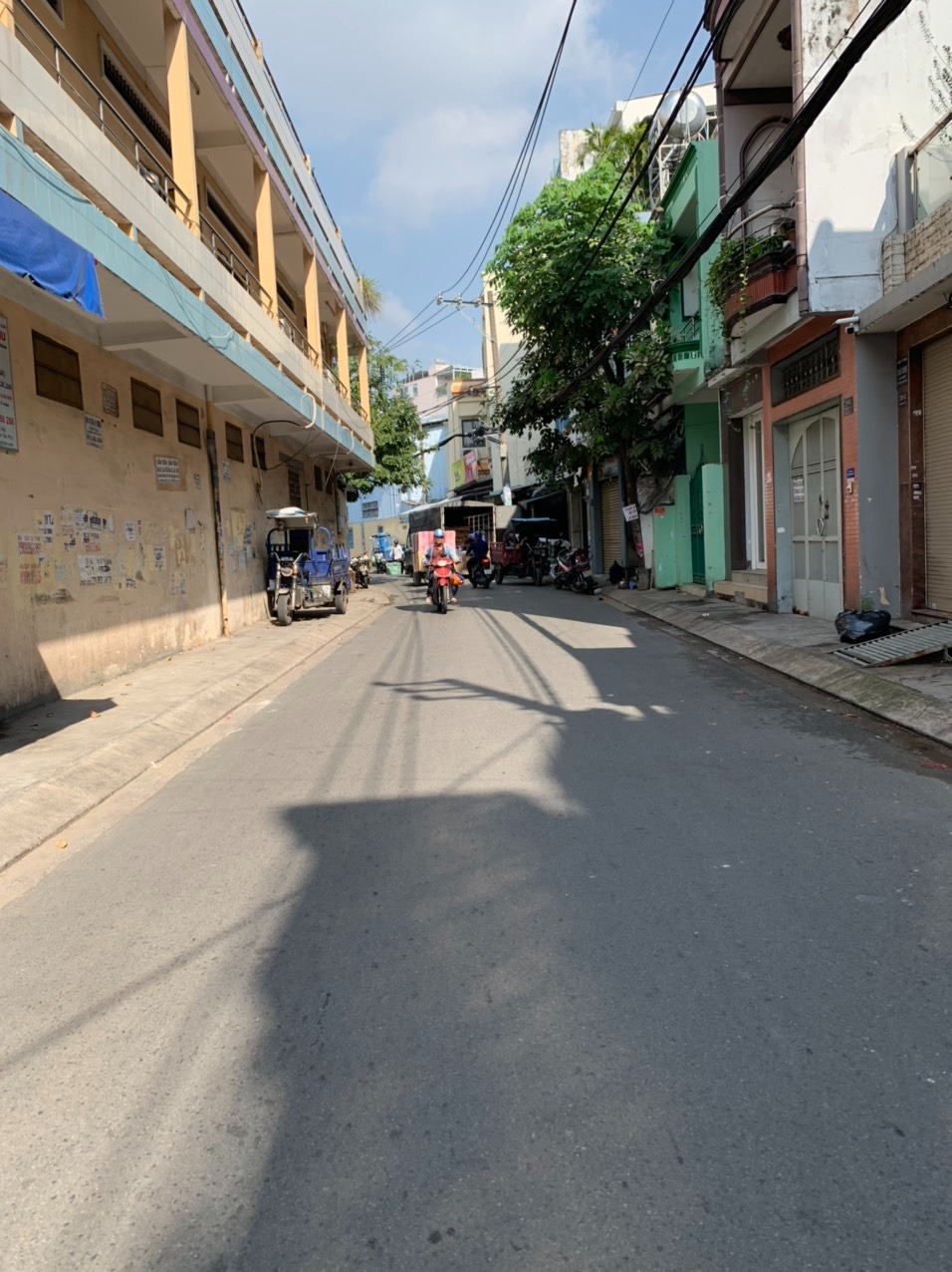 Bán Nhà Lầu ST DT: 100m2 Hẻm 1/ Đường Khuông Việt, P. Phú Trung, Giá: 19 tỷ