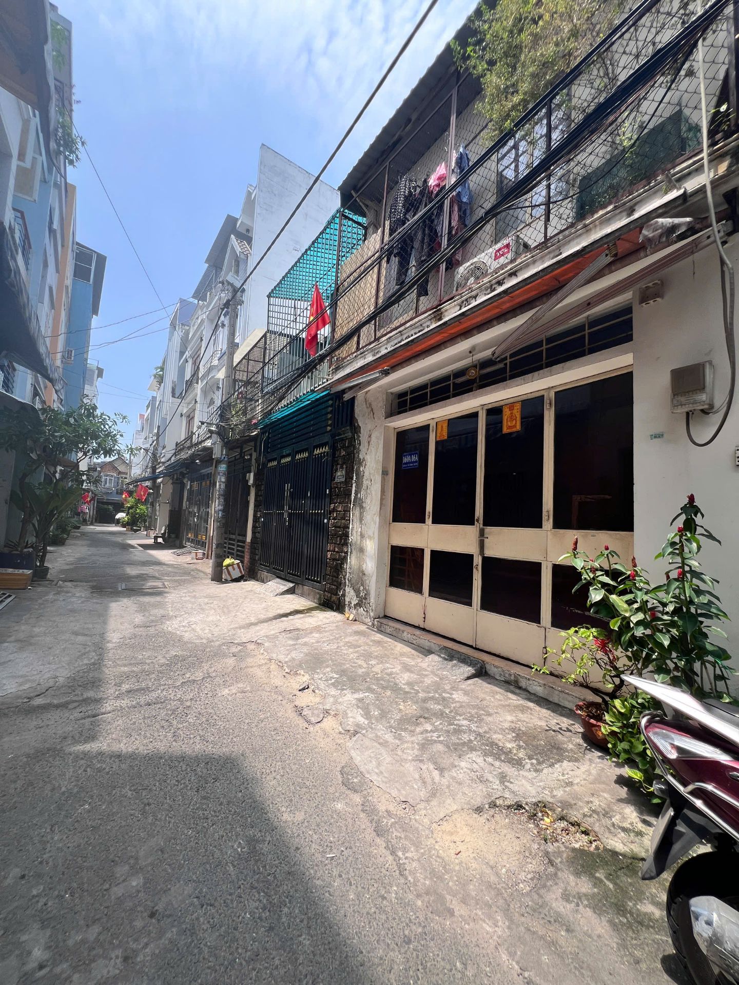 Nhà hẻm thông 5m Vườn Lài, 2 lầu,sân thượng đang cho thuê 11 triệu/tháng, giá 6,95 tỷ TL