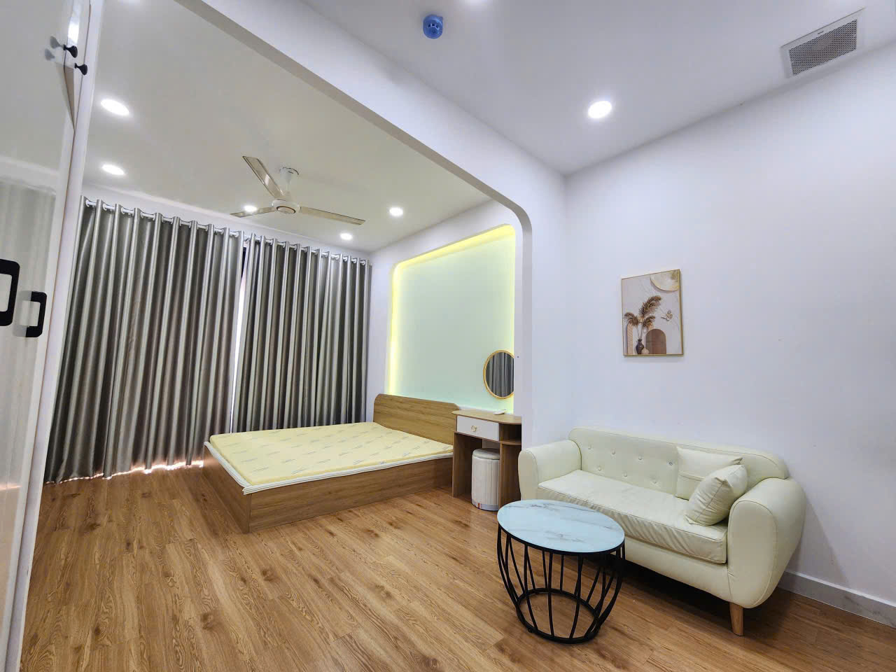 Bán Nhà 4 Lầu DT: 3.4x18m MT Đường Lê Quốc Trinh, P. Phú Thọ Hòa, Giá: 10.7 tỷ