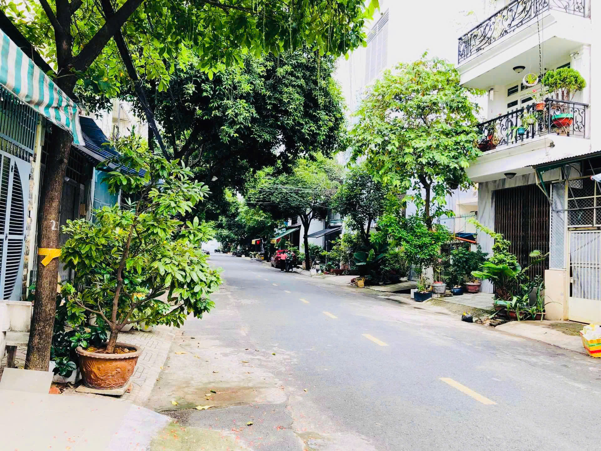 Bán nhà MT Phường Tân Thành - Tân Phú, DT: 4.1m x 22.5m - Cấp 4. Giá: 9.9 tỷ Thương Lượng