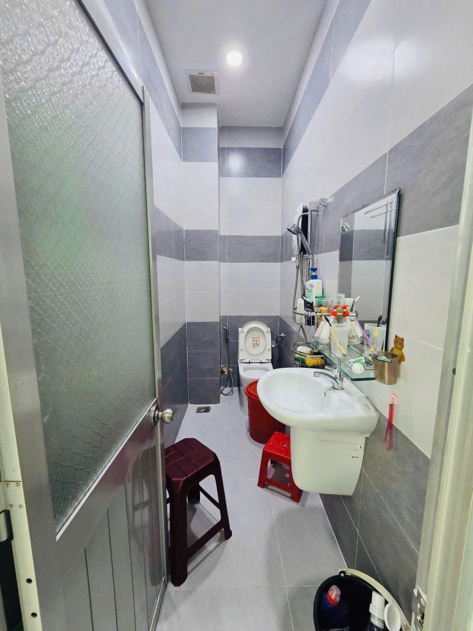 6,6 TỶ – NHÀ 3 TẦNG – 4X10,37M – HẺM 4,5M GÒ DẦU