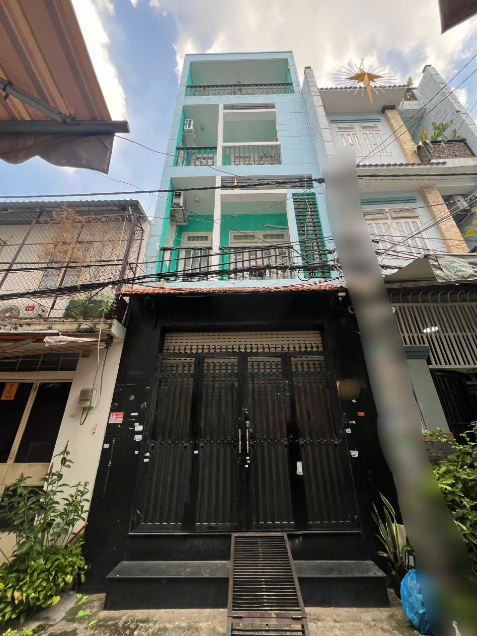 Hẻm 6m thông đường Tân Hương Dt 4mx13m 2 Lầu sân thượng giá 6,6 tỷ