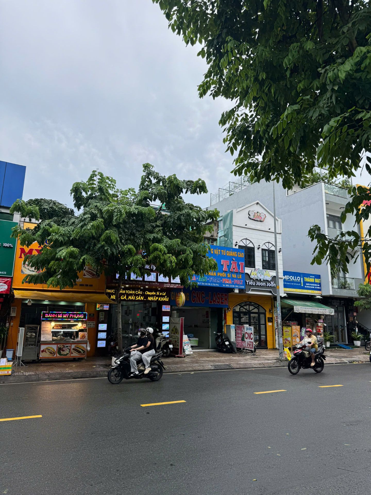 Sở hữu nhà MTKD đường Tân Sơn Nhì, 4 x 18m, 1 lầu. Giá: 16.5 tỷ.