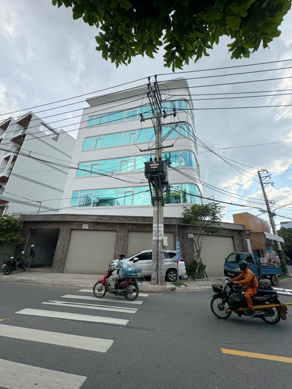 Bán nhà góc 2 mặt tiền đường Mã Lò - Hương Lộ 2. DT 12x10m đúc 6,5 tấm kinh doanh đa ngành nghề