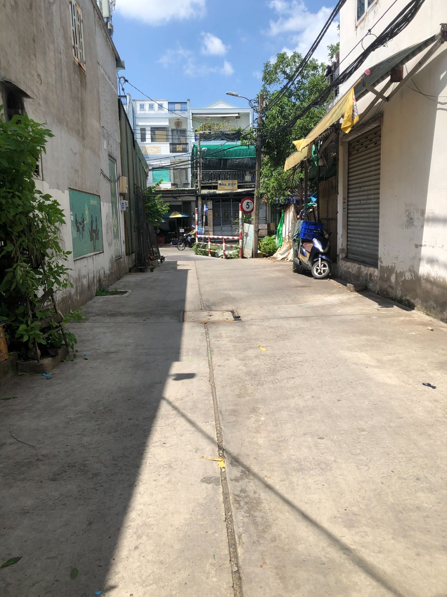 NHÀ CHIẾN LƯỢC – 44M² – 2,5 TẤM BTCT – NHÀ TRỐNG – GIÁ: 4.95 TỶ