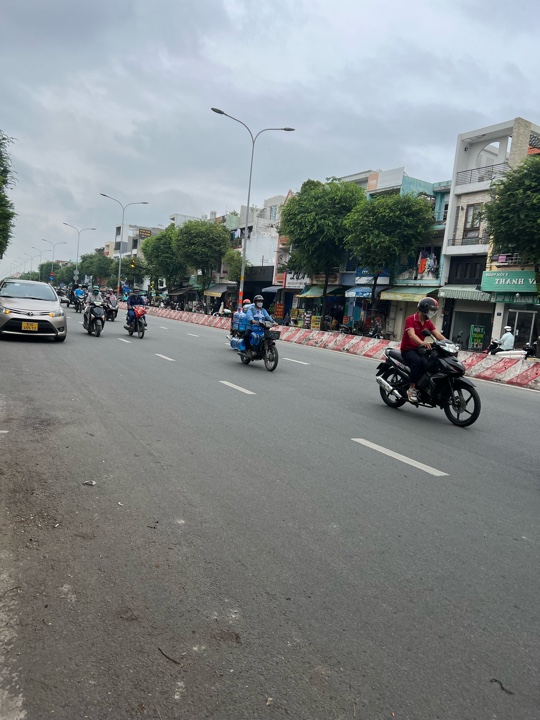 Bán nhà tòa nhà mặt tiền lê trọng tấn hầm 6 lầu thang máy giá 17,9 tỷ.