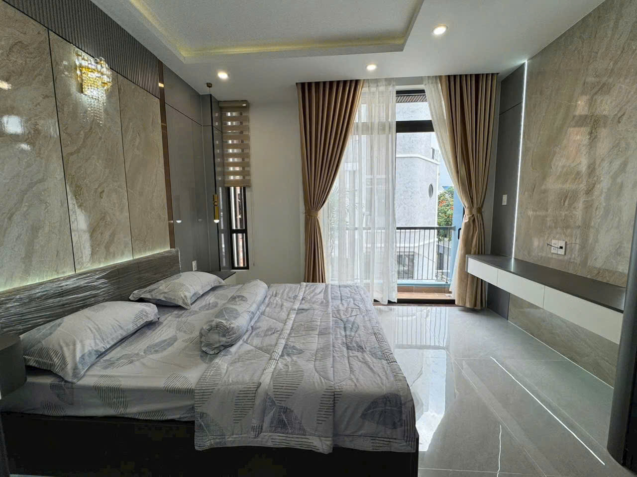 NHÀ MỚI FULL NỘI THẤT HẺM 413 LÊ VĂN QUỚI DT 4x13M Giá 7,45 TỶ TL.