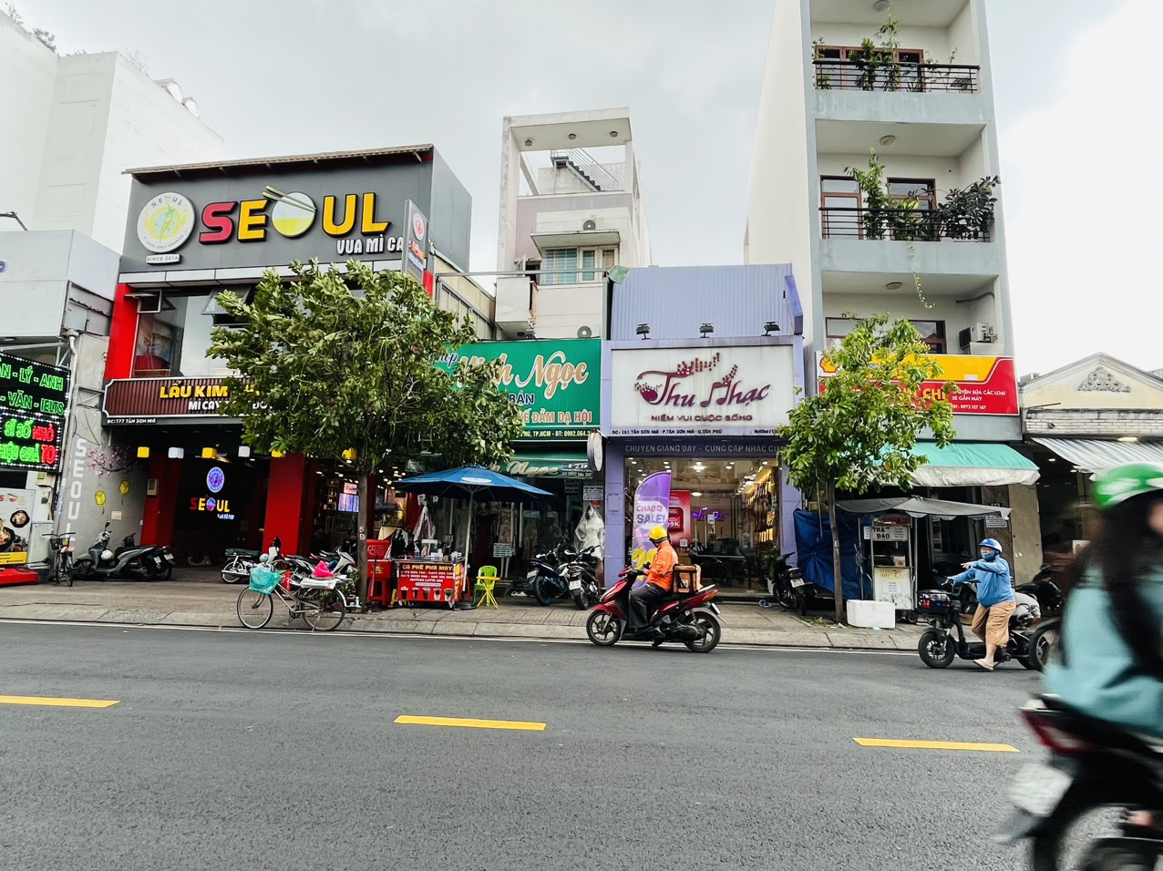 Siêu phẩm mặt tiền đường Tân Sơn Nhì (DT 8m x 25m - 4 tầng. Giá bán 43