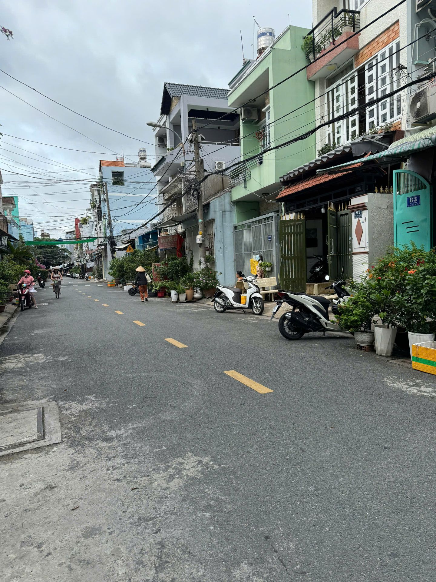 Nhà mặt tiền Đỗ Thị Tâm, 2 lầu sân thượng, đường 12m thông, gần chợ Tân Hương, giá 7,8 tỷ TL