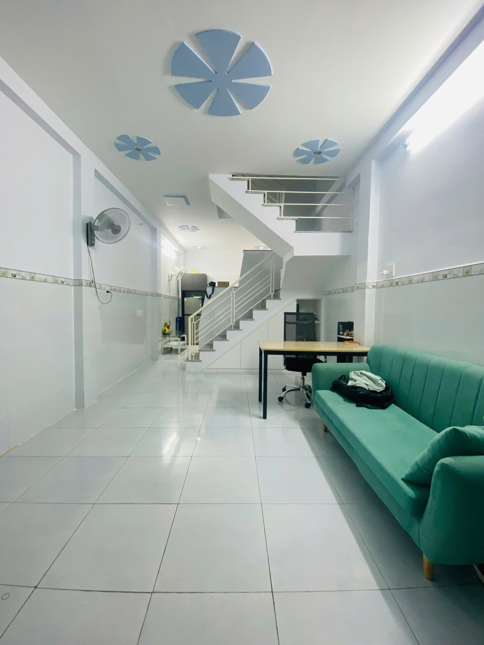 Bán Nhà Lầu DT: 4x9m Hẻm 1/ Đường Luỹ Bán Bích, P. Tân Thành, Giá: 4.8 tỷ