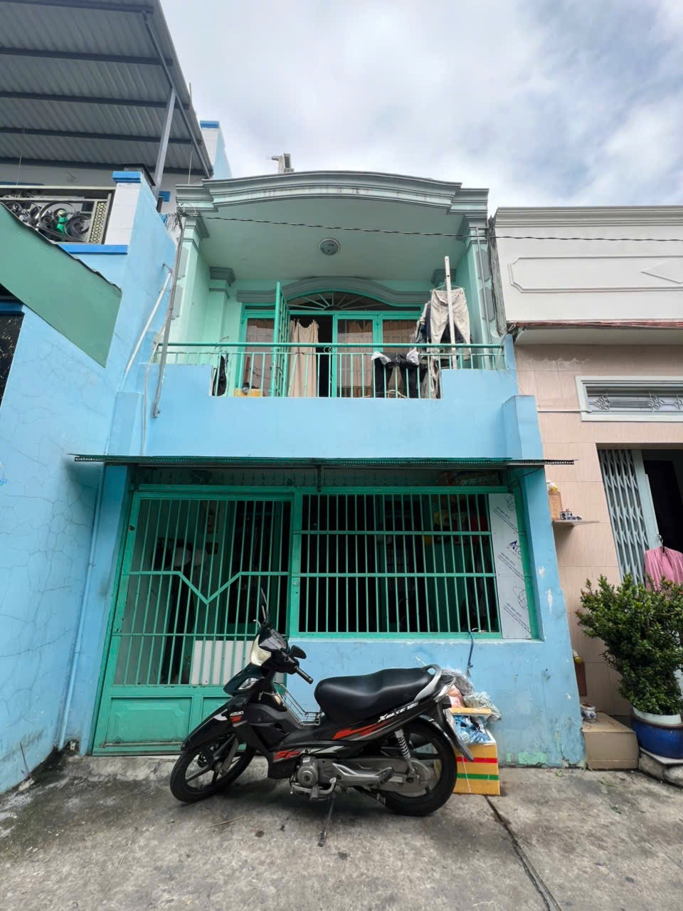 📍C.c ngộp bank bán gấp nhà ngay LVQ ,DT:4x11 -1 lầu chỉ 4T39 BL phù hợp cho thuê giữ TS cực tốt 🥰