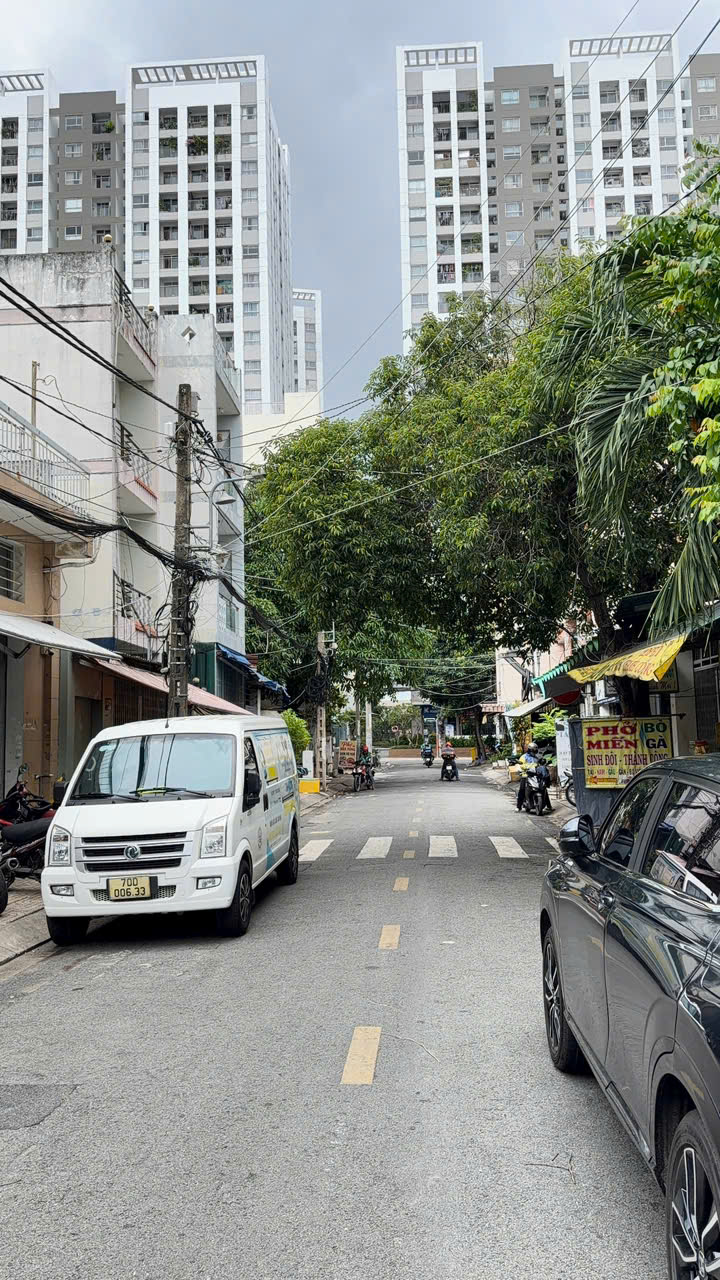 Hẻm 10m thông đường Tô Hiệu P Hiệp Tân Dt 4,2mx20m cấp 4 giá 8,2 tỷ