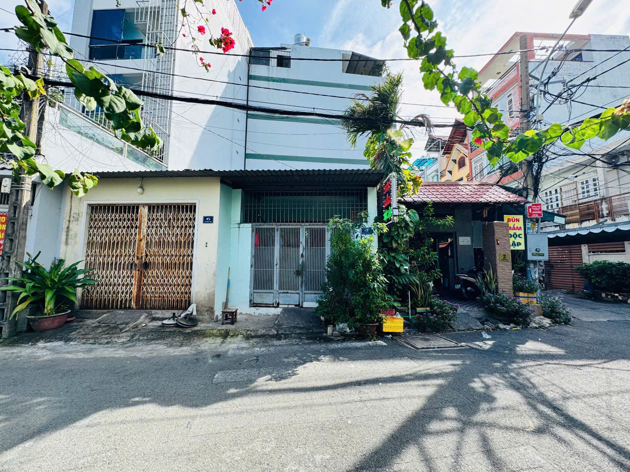 Mặt tiền nội bộ phường Tân Sơn Nhì gần Lê Đình Thám Dt 4mx20m cấp 4 giá 6,7 tỷ