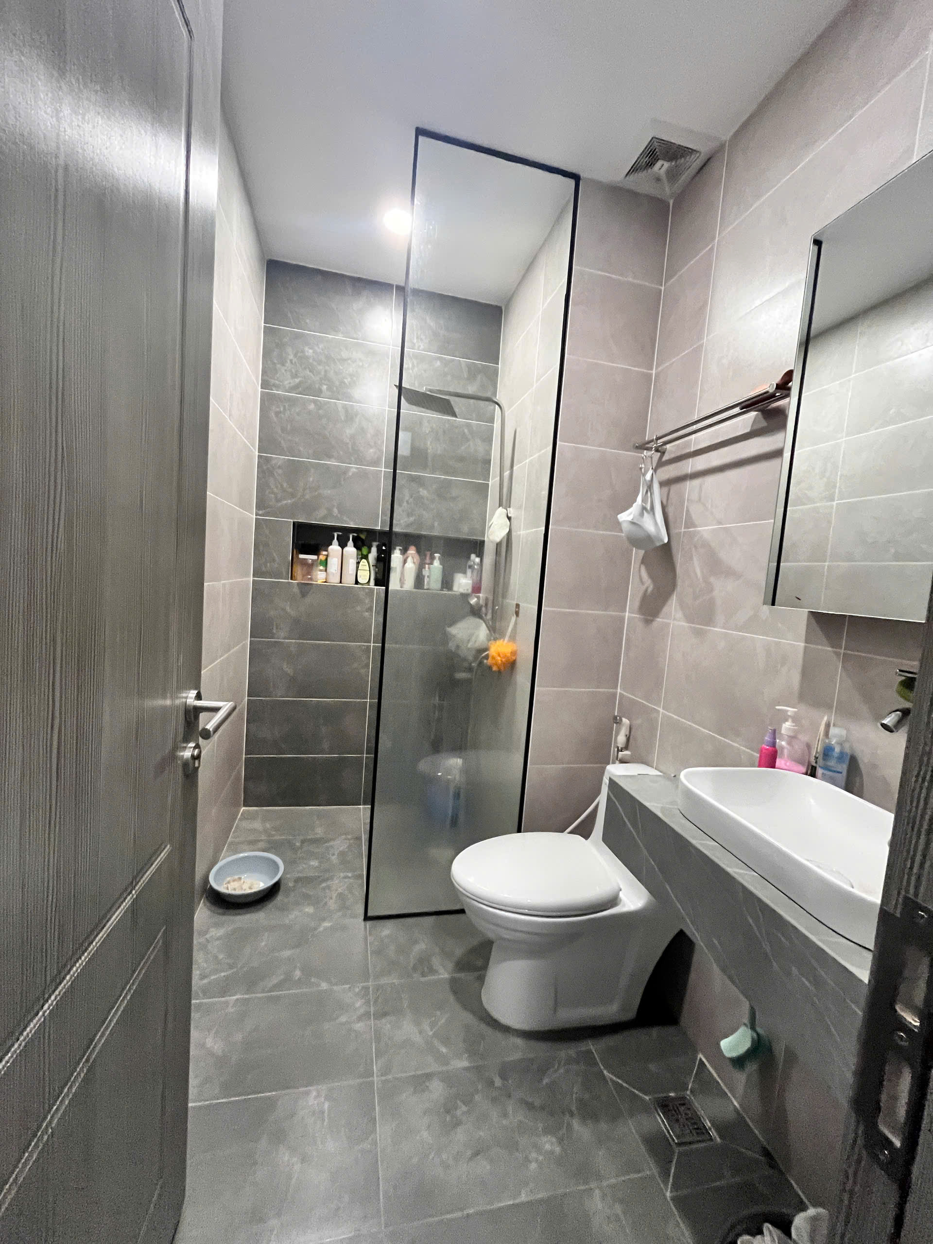 ✅ Chủ bán gấp hạ 1 tỷ - Nhà đẹp Lê Trọng Tấn – gần siêu thị - giá 8.3 tỷ - hẻm xe hơi