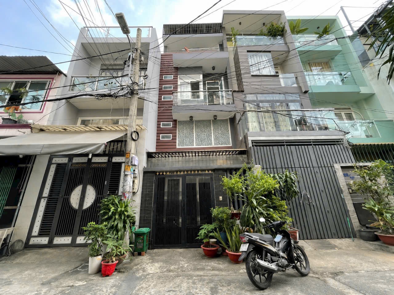 Bán nhà HXH, 1/ gò Xoài, 3 Tầng, 4x16M, giá 6,8 tỷ Bớt lộc.