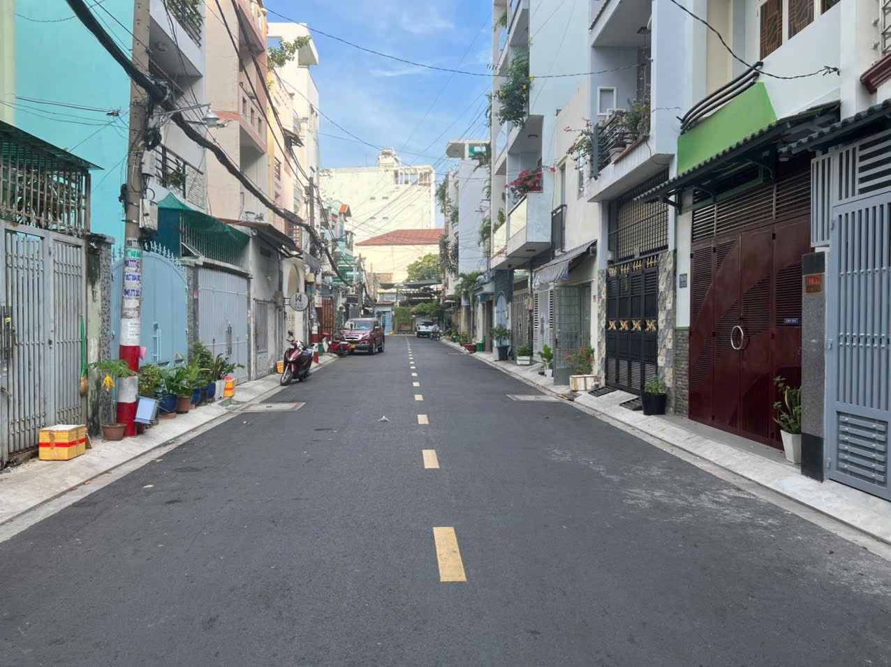 🏡 BÁN NHÀ HẺM NHỰA 10M – ĐƯỜNG LŨY BÁN BÍCH 📍 P. Tân Thành – Tân Phú . DT : 4 x 14m Giá : 8 Tỷ TL