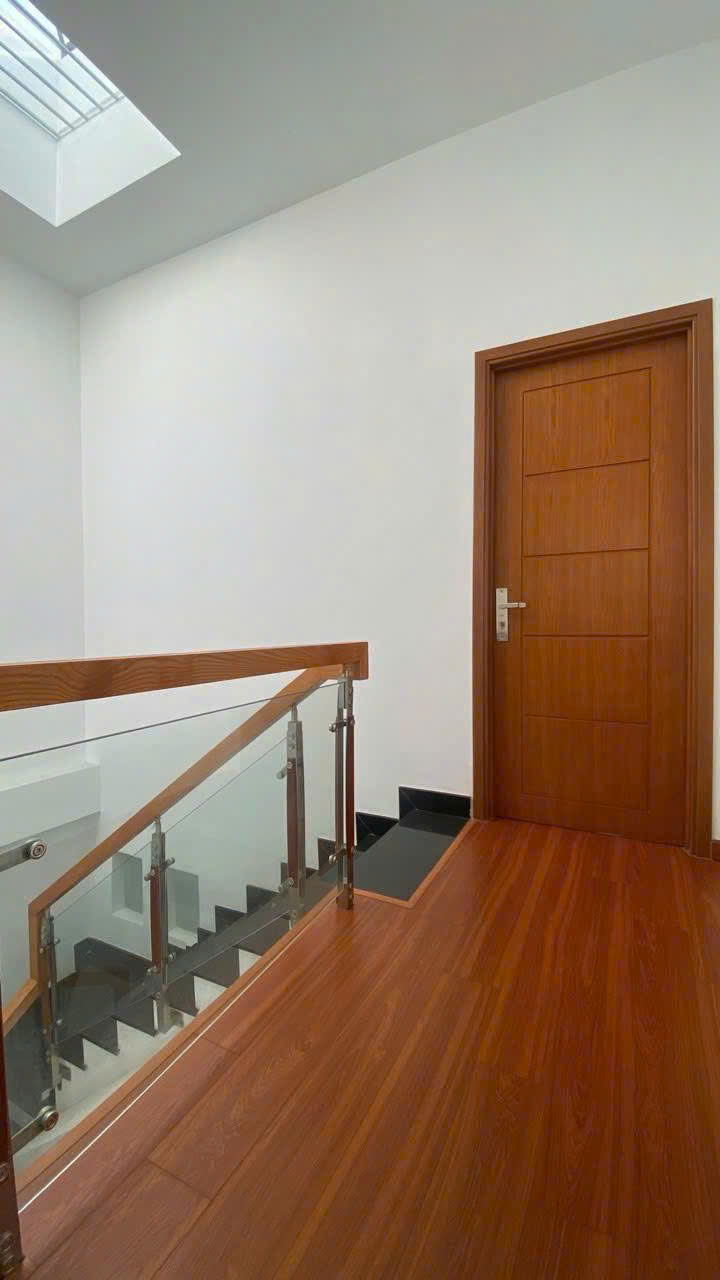 Bán nhà hẽm 110 Tô Hiệu ( 4x17m) 1 lầu,nhà còn mới đẹp. Giá chỉ 6,6 tỷ còn bớt