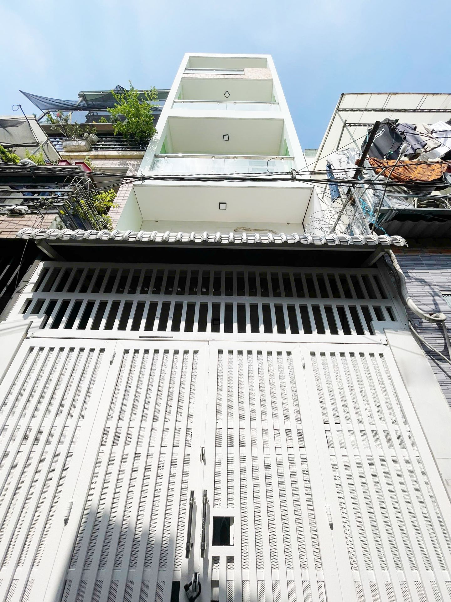 BÁN NHÀ TRỌ 1 SẸC TÊN LỬA – 10 PHÒNG SẴN – DÒNG TIỀN TỐT – GIÁ 7 TỶ TL