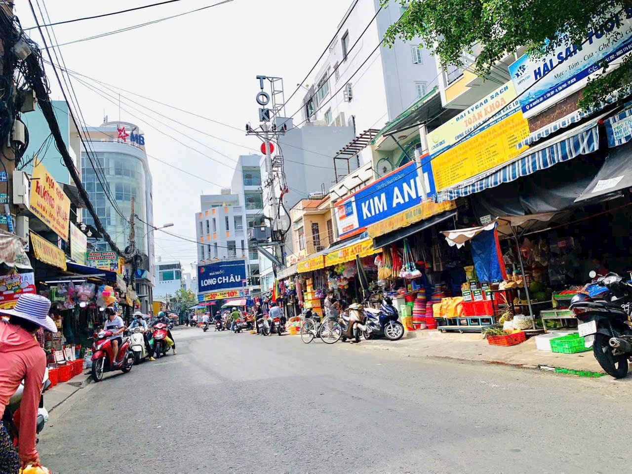 MTKD NGUYỄN SUÝ - GẦN CHỢ DT: 5X18M ( 2 LẦU ) - 14.8 TỶ TL