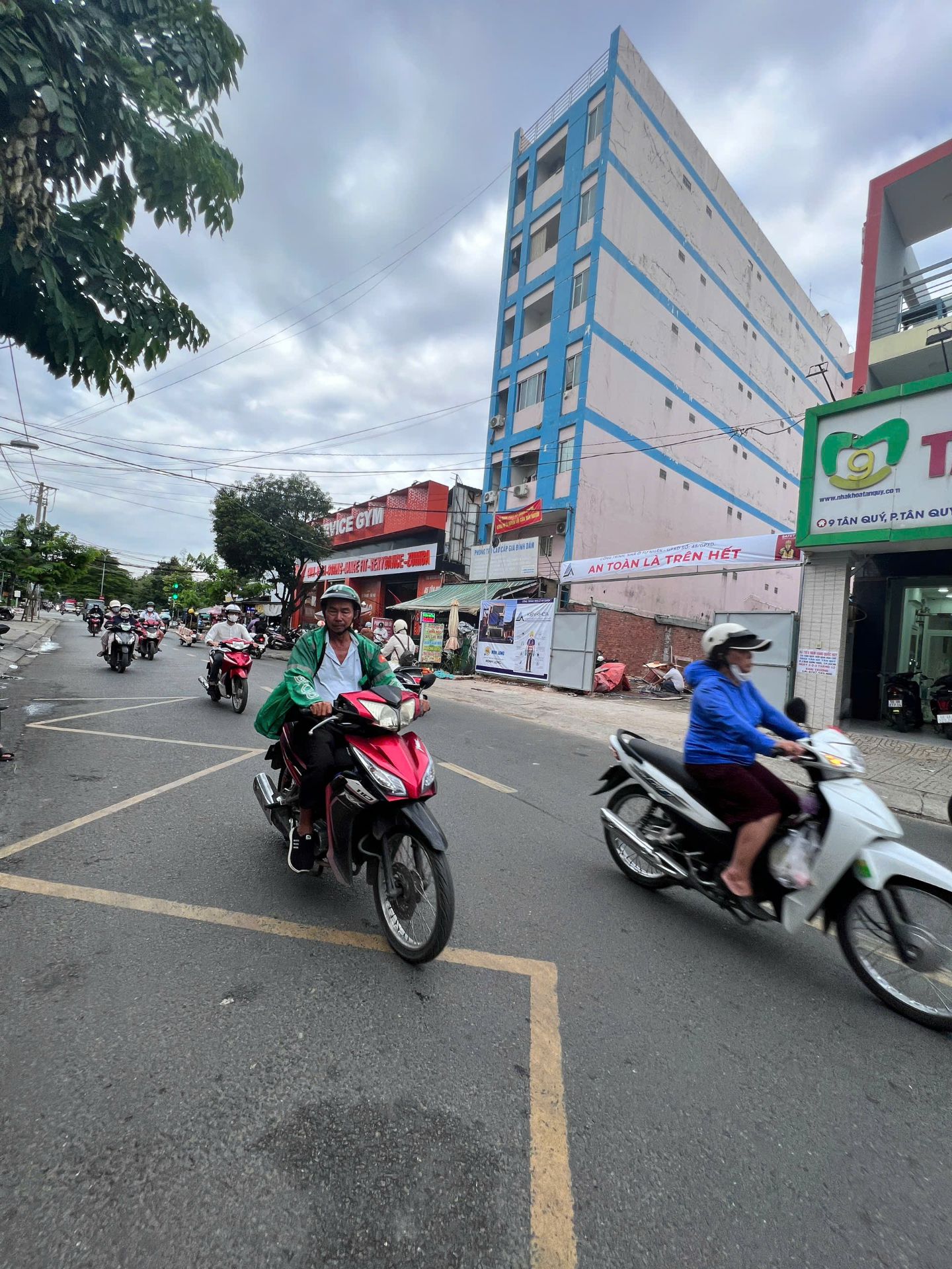 BÁN NHÀ MẶT TIỀN KINH DOANH TÂN QUÝ_P.tÂN QUÝ_DT: 5X21M, 1 LẦU, GIÁ: 20 TỶ TL