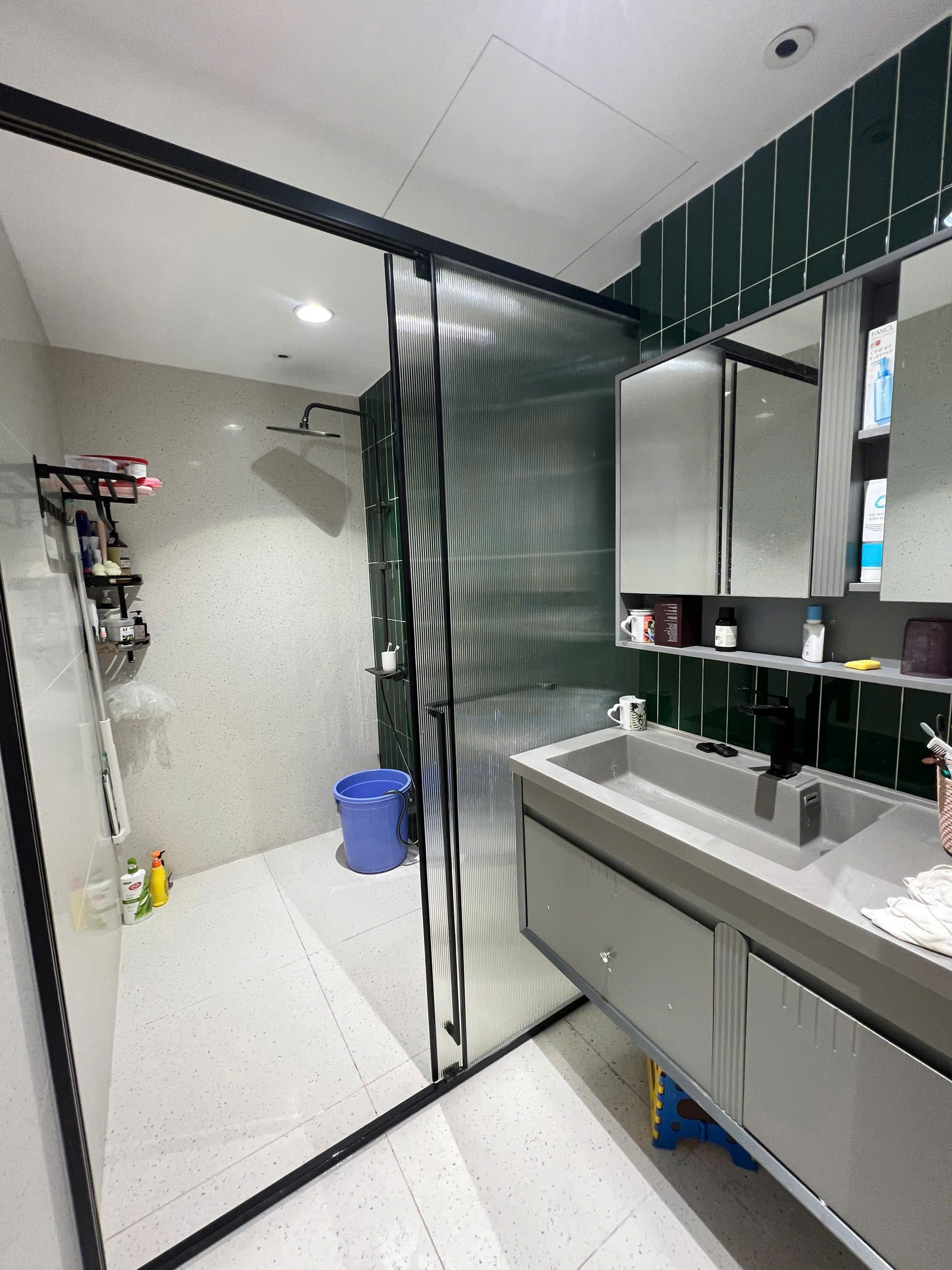 Nhà đẹp hẽm Tân Sơn Nhì, 5x7m, TDT 34m², 2 lầu ST, hẻm 4m, giá 5,7 tỷ