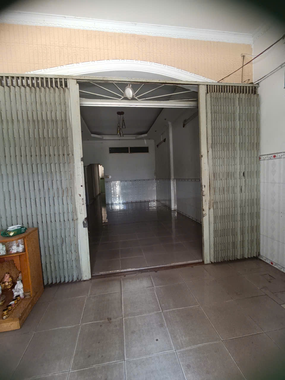 BÁN NHÀ MTNB LÊ LƯ –P.PHÚ THỌ HOÀ- TÂN PHÚ-DT: 4.05X25M, NH 5.3M, CÓ LỬNG, GIÁ: 10.5 TỶ TL