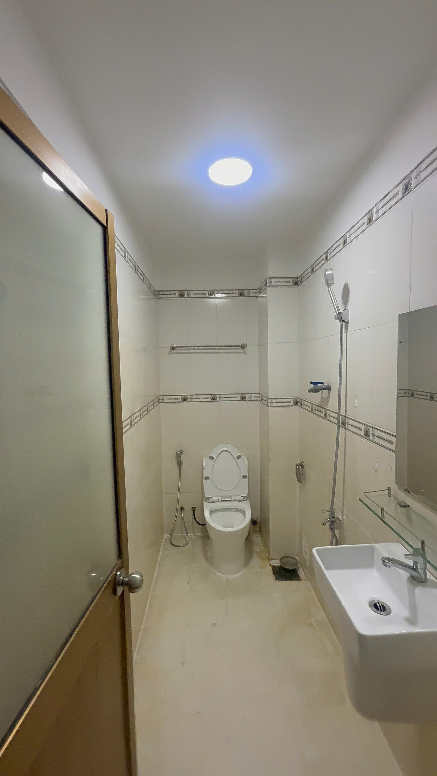 NHÀ HẺM 1/ DƯƠNG VĂN DƯƠNG – TÂN PHÚ-LỬNG+3 LẦU+ST, DT: 4X12M, 8PN, 5WC, GIÁ: 6.1 TỶ TL
