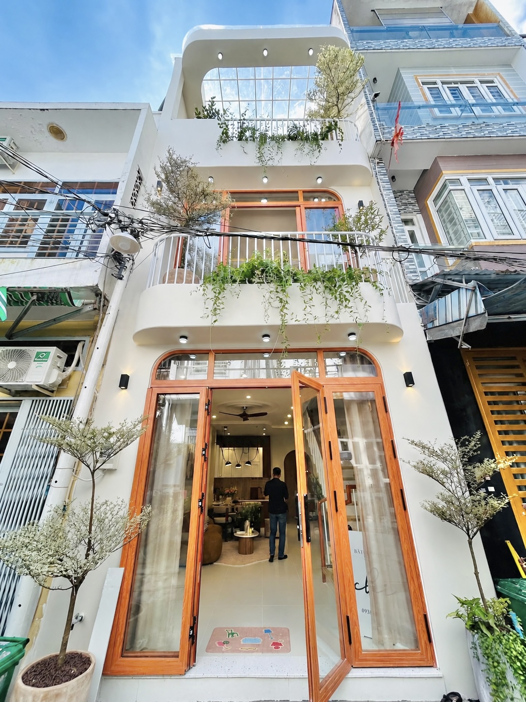 🔥NHÀ ĐẸP HẺM XE HƠI NGAY AEON MALL TÂN PHÚ – 4X10M – TRỆT, 2 LẦU – GIÁ 5,99 TỶ TL