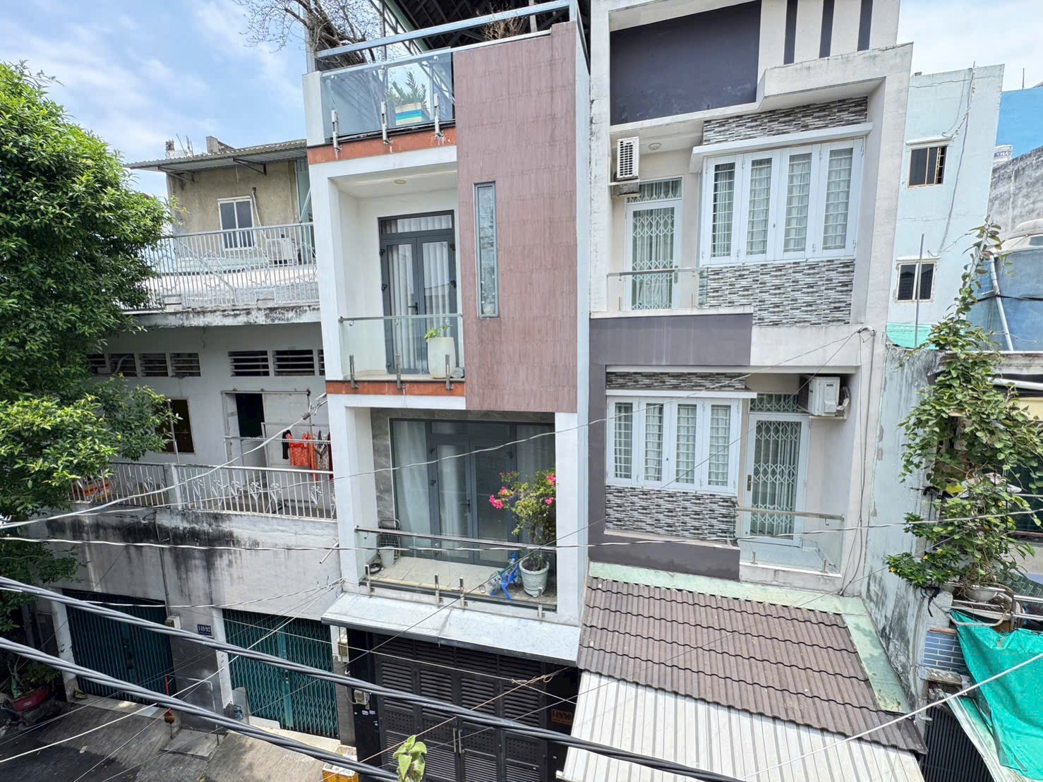 Bán gấp hxh Trịnh Đình trọng 5.2x13m 2 lầu giá 5.5 tỷ.
