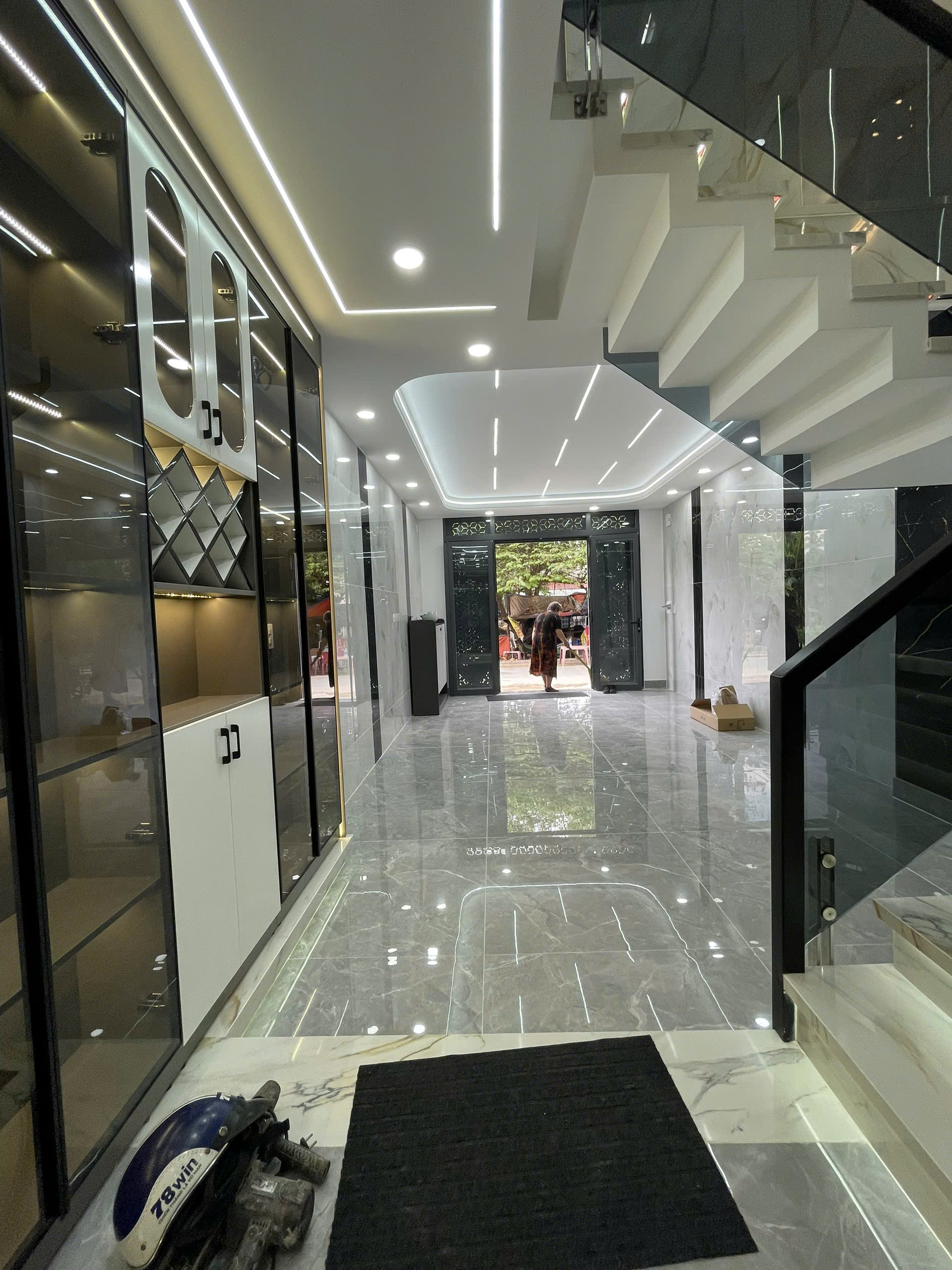 LÊ ĐỨC ANH – NHÀ ĐẸP KHU PHÂN LÔ – FULL NỘI THẤT – 7,3 TỶ TL