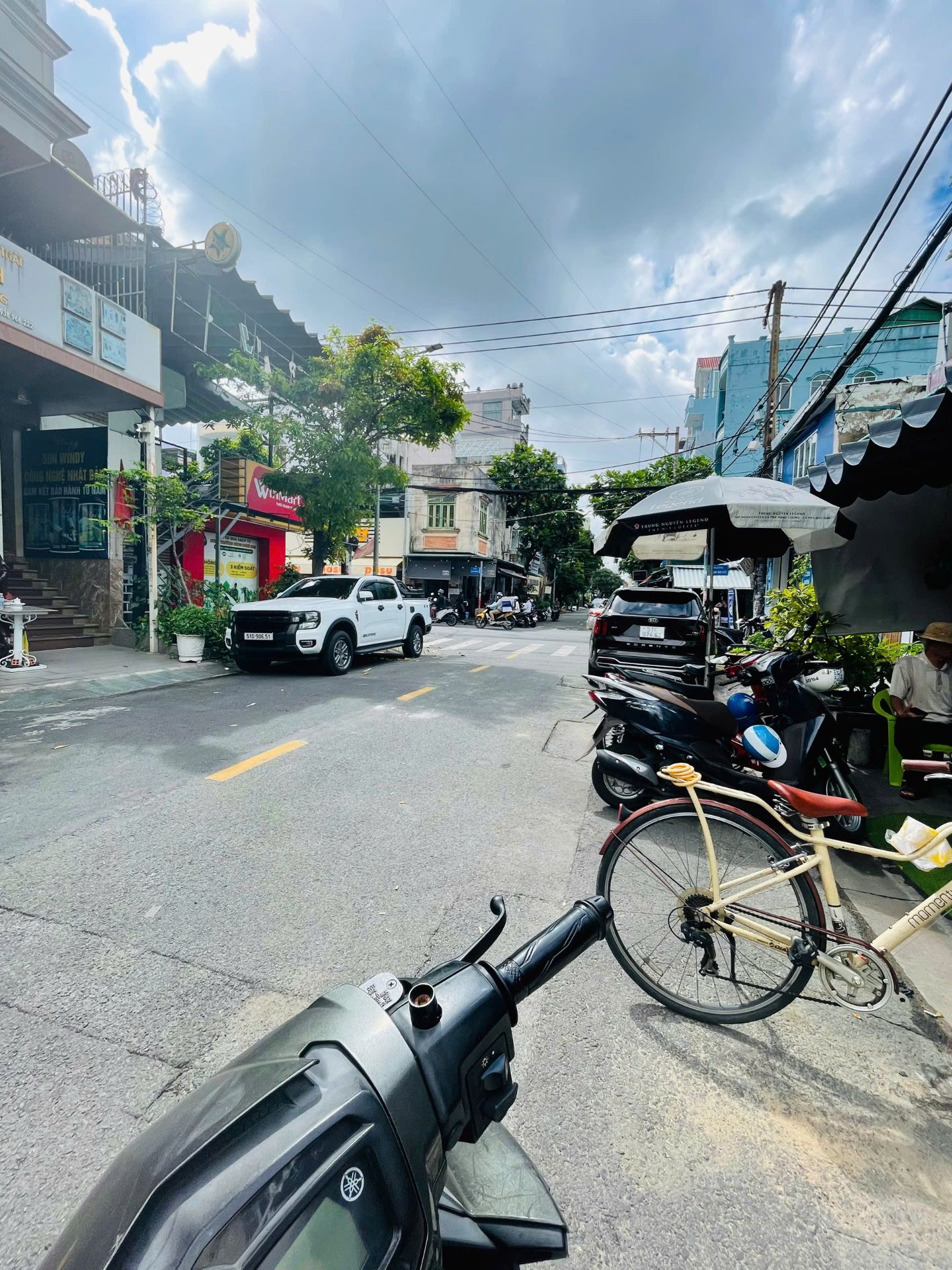 Nhà MT Lê Quốc Trinh,đúc 3 lầu,sân thượng, 6 phòng ngủ.Giá 9,8 tỷ