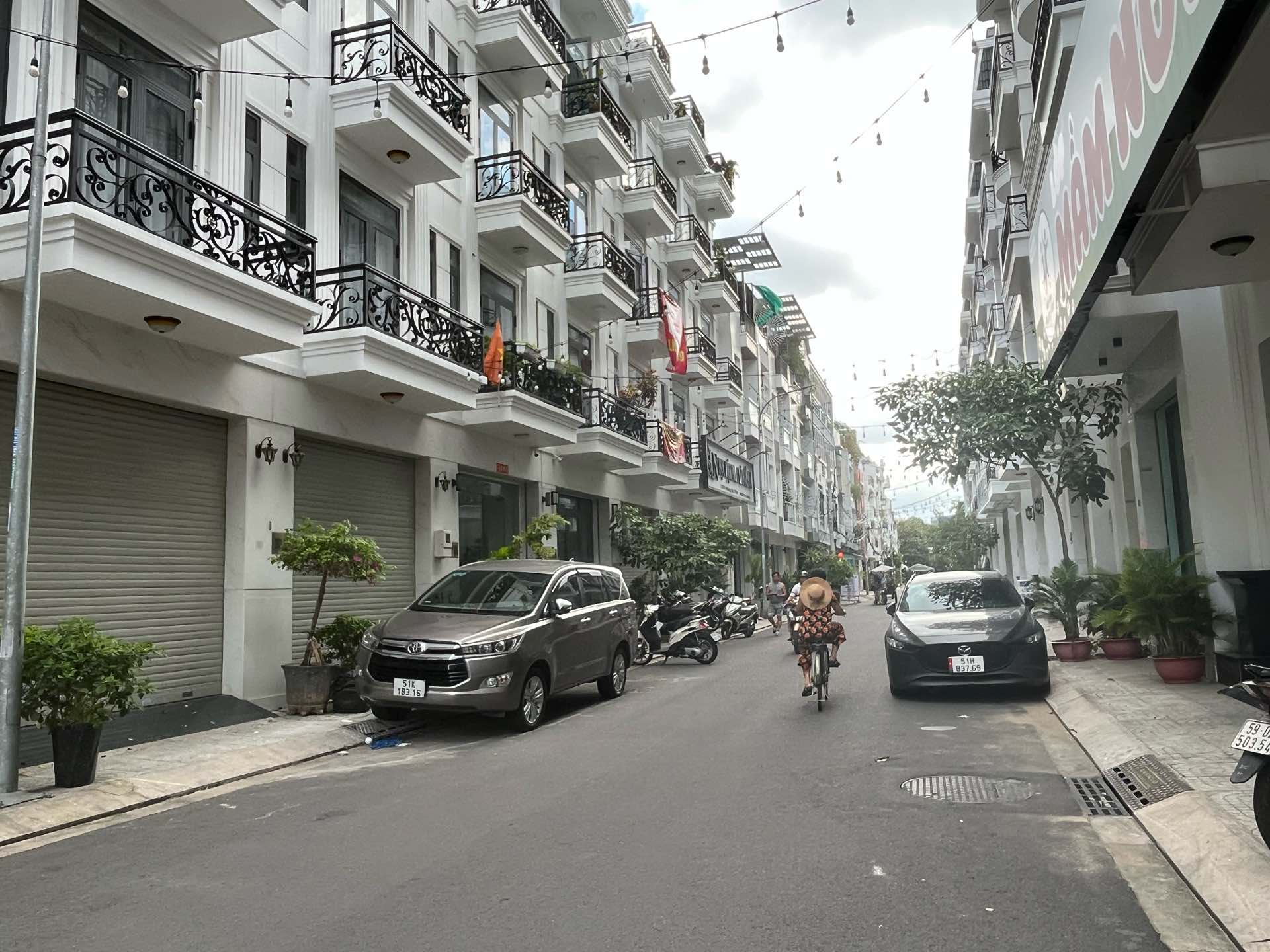 🏡 BÁN NHÀ NGUYỄN SƠN. Diện tích: 4 x 18m ✅ Kết cấu: Trệt, 2 lầu, sân thượng